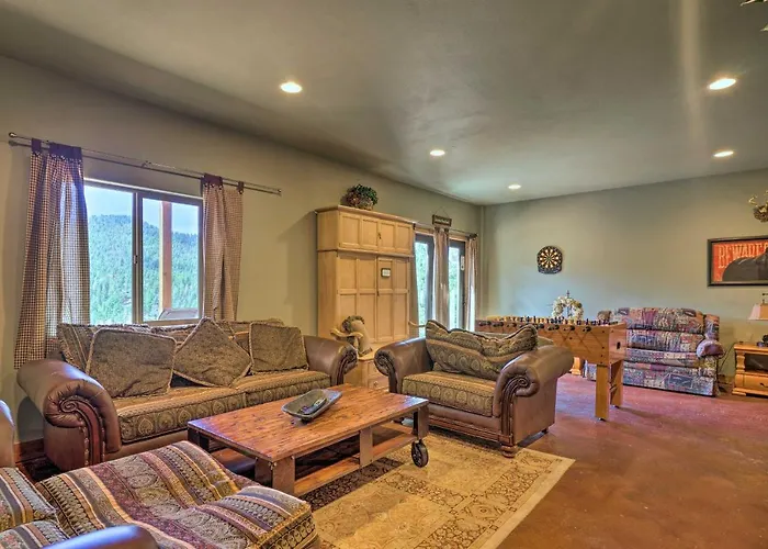 Cripple Creek Mountain Getaway W/ Hot Tub & Views!